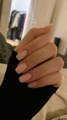 Nude nails, russian manicure, sqaure nails, acrylic nails, simple nails, elegant nails, winter nails, new years eve nails, holiday nails Machiaj Smokey Eyes, Ongles Beiges, Beige Nails, Soft Nails, Neutral Nails, Clean Nails, Classy Nails, Chic Nails, Cute Acrylic Nails