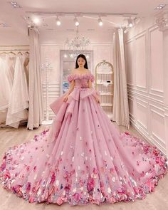 Flowers Gown Dress, Gowns For Debut, Debut Gown, Debut Gowns, Princess Ball Gowns Wedding Dress, Pink Princess Dress, Big Dresses, Pretty Quinceanera Dresses, Sparkle Wedding Dress