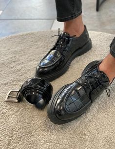 Trendy Shoes For Men, Gents Shoes, Ballet Socks, Loafer Sneakers, Crocodile Pattern, Black Leather Shoes, Eva Sole, Cadiz, Derby Shoes