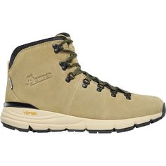 The Mountain 600 Hiking Boot carries Danner's legendary quality with premium protection from the elements and aggressive traction on the trail. This low-profile hiking boot is versatile enough for both around-town wear and grueling treks across challenging terrain. The secret to its street-to-trail versatility lies in a smooth-wearing suede upper paired with a Danner Dry waterproof membrane, making it our favorite option with a seamless blend of style and weather protection. Danner Bull Run, Danner Hiking Boots, Comfortable Hiking Boots, Shoe Goo, Gore Tex Boots, Snake Boots, Danner Boots, Leather Work Boots, Steel Toe Boots