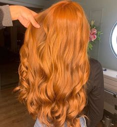 RUIVAS RAPOSAS on Instagram: “@natroots_ 🦊🍊🥕 .•. .•. .•. .•. #ruivo #ruiva #acobreado #hair #acobreado #beleza #beauty #ruivasraposas #redhead #redhair #ginger…” Ginger Hair Blonde Highlights, Highlights Styles, Brown Hair Color Shades, Ash Blonde Hair Colour, Red Hair Don't Care, Ginger Hair Color, Ash Blonde Hair, Hair Color Shades, Blonde Hair With Highlights