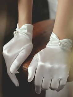 White Pearl Gloves  Collar  Polyester   Embellished  Spring/Summer Women Accessories Satin Suit, Elegant Gloves, Mode Tips, Smink Inspiration, Opera Gloves, Wedding Gloves, Bridal Gloves, Satin Short, Nature Tattoos