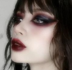 Romantic Goth Makeup, Phone Wallpapers Halloween, Party Halloween Food, Halloween Backgrounds Wallpapers, Halloween Tattoos Ideas, Victorian Makeup, Vamp Makeup, Halloween Nails 2022, Aesthetic Halloween Nails