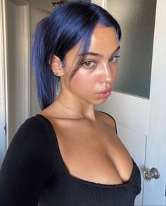 Zodiac Academy Aesthetic, Darcy Vega Zodiac, Academy Aesthetic, Dark Blue Hair, Zodiac Academy, Hair Streaks, Pretty Hair Color, Corte De Cabelo Masculino, Hair Stylies