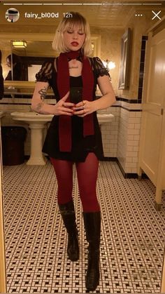 Striped Tights Outfit, Classy Punk, Lady Dakota, Dakota Warren, Fun Tights, Red Tights, Looks Pinterest, Ideas Outfit