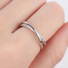 Put a playful twist on classic style with this Simple Staggered Ring! Crafted from 14K silver plated over brass, this adjustable ring is just what your jewelry collection was missing – perfect for everyday wear, or for when you’re feeling fancy! Pop it on and get ready to strut your stuff! Material: -14k silver plated over brass Quantity & Measurement：-Adjustable ring Miss Perfect, Bee Studs, Daisy Studs, Star Chain, Helix Earrings, Opal Studs, Tiny Earrings, Nose Stud, Pop It