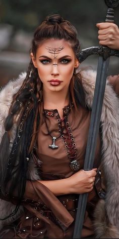 Viking Warrior Woman Cosplay, Viking Princess Costume, Vikings Costume Female, Viking Queen Costume, Viking Woman Cosplay, Viking Makeup Female, Viking Woman Hair, Womens Viking Costume, Female Viking Hairstyles