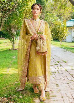 Golden Raw Silk Salwar Kameez for Indian Wedding Wear Raw Silk Salwar, Kanwal Malik, Punjabi Outfits, Raw Silk Fabric, Indian Wedding Wear, Designer Party Wear Dresses, Traditional Attire, Pakistani Dress Design, Indian Designer Outfits