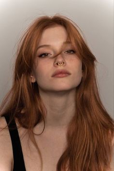 Faceclaims Female Ginger, Ginger Model Woman, Red Hair No Makeup, Brown Eyes And Ginger Hair, Hairstyles For Auburn Hair, Female Face Claim Red Hair, Face Claims Female Redhead, Redhead Hazel Eyes, Grey Eyes Red Hair