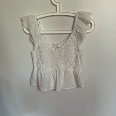 Sleeves Blouse In A Size Medium. Brand New With Tags On. Casual Lace Top With V-neck, Casual Fitted Lace Top With Ruffles, Casual Lace Top For Summer, Fitted Crop Top For Daywear, Casual Cotton Lace Top, White Casual Lace Top With Ruffles, Casual Sleeveless Lace Top, Casual Summer Lace Top, Casual Cotton Lace Top For Day Out