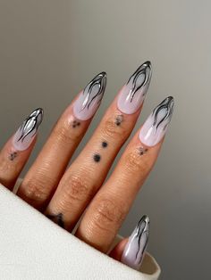 White Funky Nails, White And Chrome Nails, Silver Chrome Nails Designs, White Base Nails, White Chrome Nails Designs, Silver Nail Art, White And Silver Nails, Milky Nails, Chrome Nails Designs