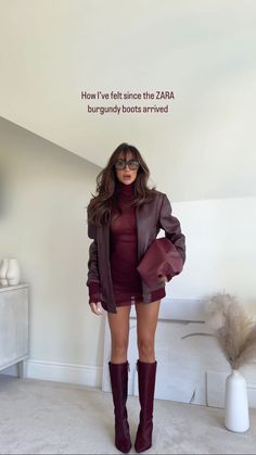 burgundy outfit Outfits Europa, Burgundy Boots Outfit, Burgundy Dress Fall, Amsterdam Outfit, Chicago Outfit, Burgundy Outfit, Europe Outfits, Eve Outfit, New Years Eve Outfits