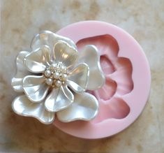 "Flower Mold, forest, grassland, tundra, plant life, gardens, lawns, plants, flowering plants, Flower, wildflowers, ferns, sedges, moss, silicone mold, flowering plants, Tropical Evergreen Forests, Calla Lilies, Carnations, Chrysanthemums, Daisies, Florist, Resin mold, Clay mold, Epoxy molds, Food grade molds, Ultraviolet molds, Chocolate molds, Palm trees,  Item size 2\"  Tall x 2\" Wide X 1/2\" Thick Mold size  2-1/2\" Diameter x 5/8\" Thick I want every customer to be completely satisfied wit Large Silicone Molds, Epoxy Molds, Silicone Putty, Flower Mold, Polymer Clay Mold, Gum Paste Flowers, Flower Molding, Fondant Flowers, Resin Clay