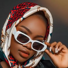 Doek Styles, Creative Fashion Photography, Timeless Photography, Party Models, Dark Theme, Vintage Black Glamour, Scarf Women Fashion