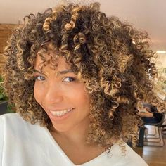 15 Golden Blonde Hair Ideas & Formulas | Wella Professionals Medium Blonde Hair Color, Elle Smith, Miss Usa, Brown Hair With Highlights, Relaxed Hair, Light Brown Hair, Long Curly