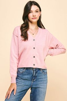 A good cardigan is a wardrobe staple! The perfect layering piece - so versatile and timeless. Soft Pink Cardigan, Casual Blue Jeans, Basic Cardigan, Denim Sweater