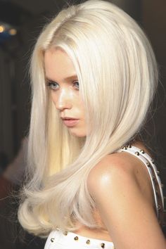 Platinum Hair Color, Summer Hair Trends, Platinum Blonde Hair Color, White Hair Color, Hair Color Unique, Dyed Blonde Hair, Platinum Hair, White Blonde