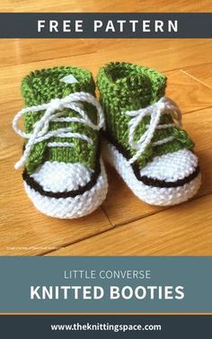 a pair of crocheted shoes with the text, free pattern little converse knitted booties