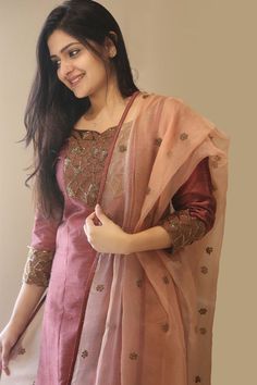 Single Poses, Dresses For Ladies, College Wear, New Kurti Designs, Maxi Dress Designs, Fancy Sarees Party Wear