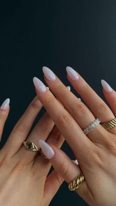 Hailey Bieber Nails, Bieber Nails, Nails Sparkly, White Chrome Nails, Pink Chrome Nails, Milky Nails, Chrome Nails Designs, Light Nails, Almond Nails Designs