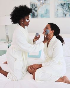 Grab your girls And make it SPA DAY ✨ Shop best face masks today! Free Samples + Free Shipping with orders over $49 . . . #ebc #exclusivebeauty #exclusivebeautyclub #clarityrx #spa #spaday #skincare #skincareproducts #facemask #mask #skincaretreatment #beauty #beautyproducts African American Skin Care, Skincare Store, Best Face Masks, Gifts Photography, Skin Medica, Best Face, Best Face Mask, Tony Moly, Mom Day