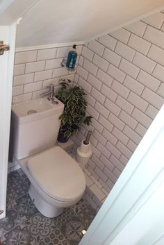 Victorian Tiles, Attic Bathroom