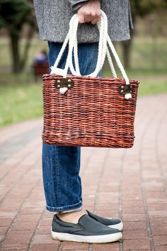 Wicker market bag Wicker purse Rope long handles Shoulder bag Picnic Shopping basket Market bag Tote Wicker Chest, Wicker Trunk, Wicker Bedroom, Wicker Purse, Wicker Planter, Beach Vintage, Ladies Bag, Wicker Decor, Wicker Bags