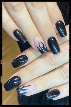 Black flames - Black Nails Idea Black Nail Designs Flames, Black With Flames Nails, Black Nails Flame Design, Black Acrylic Nails Flames, Nailart For Short Nails Simple, Short Square Nails Design Ideas Black, Black Nails With Flame Design, Short Square Nails Ideas Black, Black Shilak