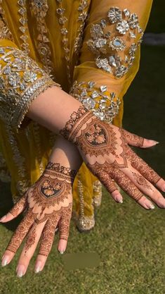 #Trending #summer #nails #2024menshaircuts #outfits #coquetteoutfits #nailsinspiration #adorabledrawings #acrylicnailswithbfinitials #master #decor #modern #wedding #mehndi #mehndidesign #boys #girls #girlsdps #girlshiddenface #asthenic #couples #happybirthday #birthday #birthdaywishes #birthdaywish #birthdaygift #gifts #couples #jewellery #heels  #bae #bag #aesthetic #lovelife #wallpaper #fashion #necklace #jewelry #earringsoftheday #bracelet #rings Bridal Mehndi Designs Short, Short Design Mehndi, Women Mehndi Design, Mehendi Designs For Short Hands, Mehendi Design For Small Hands, Modern Bridal Mehndi Designs, Aesthetic Mehendi Designs Back, Mehndi Designs Simple 2024, Mehandi Design Aesthetic