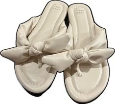 Beige Toe Post Flip Flops, Trendy Beige Flat Flip Flops, Chic Beige Flip Flops For Spring, After Pregnancy, A New Day, Dog Friends, New Day, Slippers, Size 10