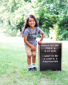 First Day Of School Elementary, School Picture Ideas, School Photo Ideas, First Day Of School Photo, First Day Jitters, Sibling Pictures, School Elementary, School Picture