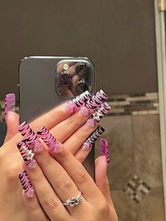 Juicy Couture Acrylic Nails, Y2k Nails Glitter, 2000s Inspo Nails, Y2k Nails 2000s, 2000s Zebra Nails, Real Y2k Nails, Purple Zebra Print Nails, Zebra Print Nails Y2k, Nails 2000s Aesthetic