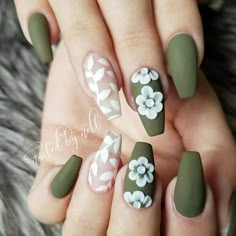 Uñas Ideas, Easy Flowers, Coffin Nails Matte, Valentine Nails, Floral Nail Designs, Fashion Corner, Flower Nail Art