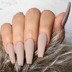 Beige Acrylic Nails, Ongles Beiges, Beige Nails Design, Beige Nails, Classy Acrylic Nails, Long Acrylic Nails Coffin, Coffin Nails Long, Acrylic Nails Coffin Short, Heart Nails