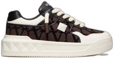 Luxury Leather Platform Sneakers With Logo Print, Luxury Leather Logo Print Platform Sneakers, Brown Leather Platform Sneakers With Vulcanized Sole, Brown Sneakers With Logo Print And Round Toe, Brown Round Toe Sneakers With Logo Print, Brown Low-top Sneakers With Logo Print, Sneakers Brown, Studded Sneakers, Brown Sneakers