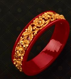 Unique Diamond Wedding Rings, Saree Jewellery, Gold Jewelry Outfits, Bengali Bride, Bangles Design, Gold Bangles Design, Gold Fashion Necklace, Necklace Design