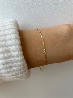 Gold Filled Chain Bracelet. Minimalist Bracelet. Dainty Box Chain Bracelet. Skinny Bracelet. 18k Gold Filled . - Etsy Cyprus Minimalist Gold-plated Delicate Chain Bracelet, Dainty Gold Bracelet With Box Chain, Minimalist Gold-tone Bracelet With Delicate Chain, Hypoallergenic Dainty Gold-filled Chain Bracelet, Minimalist 14k Gold-filled Delicate Chain Bracelet, Box Chain Gold, Bracelet Minimalist, Bracelet Dainty, Silver Box