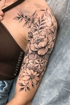 Look at this stunning tattoo Meaningful Leg Sleeve Tattoos For Women, Front Shoulder Tattoos, Shoulder Sleeve Tattoos, Arm Sleeve Tattoos For Women, Floral Tattoo Shoulder, Feminine Tattoo Sleeves, Tattoo Shoulder, Back Shoulder Tattoos, Tattoos For Women Half Sleeve