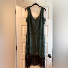 Nwot Beautiful Sequin Beaded Flapper Dress With Fringe Hem. Dark Emerald Green, Black Fringe, Green Lining. Excellent Condition. Side Zipper. Size Xxl, Basically A Women’s 12 Or 14. Bust (Armpit To Armpit) 19.5” Hips 20.5” Length (Top Of Shoulder To Longest End Of Fringe) 48” Dresses 20s, Beaded Flapper Dress, Dark Emerald Green, 20s Flapper, Dress With Fringe, Gatsby Dress, Black Fringe, Sequin Beading, Gatsby