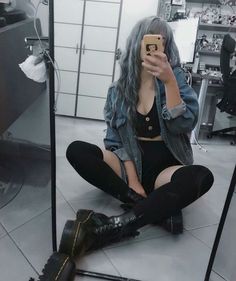 Rock Punk, Alt Fashion, Outfits Winter, Moda Vintage, Alternative Outfits, Knee High Socks, 가을 패션, Dark Fashion