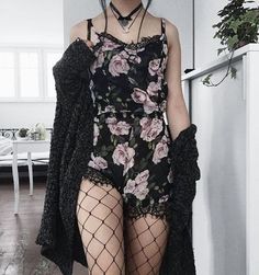 Edgy Grunge Outfits, Look Grunge, Goth Outfit, Tokyo Street Fashion, Hipster Grunge, Diy Vetement, Rock Outfit, Mode Boho, Fishnet Stockings