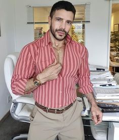 Moda Masculina (@inspireseuestilo) • Instagram photos and videos Men's Business Suits, Formal Mens Fashion, Business Suit, Mens Clothing Styles, Photography Poses, No Instagram