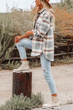 Flannel Jacket Women's, Plaid Jacket Women, Plaid Wool Coat, Flannel Jacket, Sleeves Clothing, Style Upgrade, Plaid Jacket, Looks Style, Outfit Casual