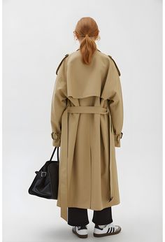 Khaki Double-Breasted Trench Coat Burberry Trench Coat Street Style, Trench Coat Street Style, Khaki Trench, Khaki Trench Coat, Fit Clothes, Coat Street Style, Burberry Trench Coat, Double Breasted Trench Coat, Fits Clothes