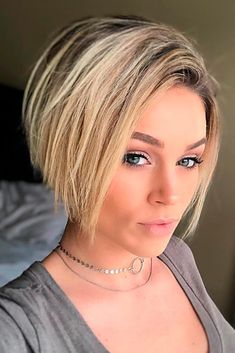 Bob Panjang, Tan Skin Blonde Hair, Inverted Bob Haircuts, Angled Bob Haircuts, Inverted Bob Hairstyles, Latest Short Haircuts, Choppy Bob Hairstyles, Inverted Bob, Bob Hairstyles For Fine Hair