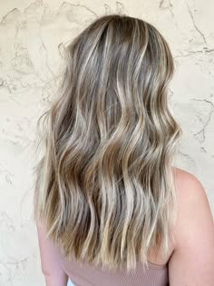 Dimensional blonde with blunt haircut #dimensionalblonde #blunthaircut #hair #blonde #blondehairstyle #blondebalayage #goldenblonde #nuetralblonde #blondehighlights #trendinghair #trendingblonde #blondeinspo #blondehairideas #blondehair Full Balayage Blonde On Brown Hair, Subtle Dimensional Blonde, Brown Hair With Beach Blonde Highlights, Bronde Beachy Hair, Low Maintenance Beach Blonde, Dimensional Honey Blonde, Blonde Beachy Highlights, Neutral Blonde Highlights, Nursing Hair