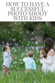 How to have a  successful photo shoot with young kids. Tips on taking pictures with toddlers, mommy & me pictures, boy mom, family pictures, mother and son. Baby Boy Photo Shoot Ideas, Family Photo Outfits Winter, Mommy And Me Photo Shoot, Boy Photo Shoot, Baby Photoshoot Boy, Photos With Dog