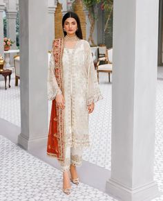 Off White Pakistani Salwar Kameez Dupatta For Party Wear Luxurious Outfits, Pakistani Salwar, Raw Silk Fabric, Chiffon Sleeves, Party Frocks, Organza Sleeves, Pakistani Salwar Kameez, Chiffon Collection, Pakistan Fashion