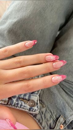 Long Almond Star Nails, Cinzia Bayliszullo Nails, Summer 2024 Nails Ideas, Cute Pink Nails Almond, Pink And White Nails Almond, Nail For Summer 2024, Simple Summer Almond Nails, Summer Nail Design 2024, Almond Pink Nails Design