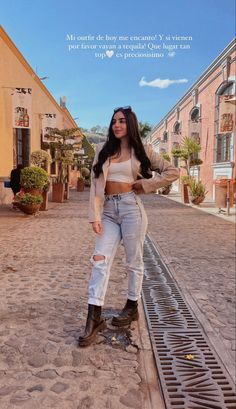 Mexico City Fashion, Oufits Casual, Vacation Mood, Outfit Mujer, Model Poses Photography, Dream Clothes, Model Poses, Outfits Casuales